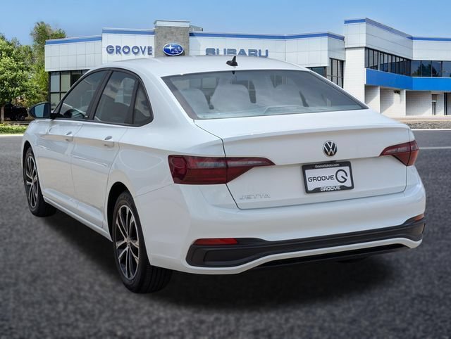 Used 2024 Volkswagen Jetta Sport FWD image 3