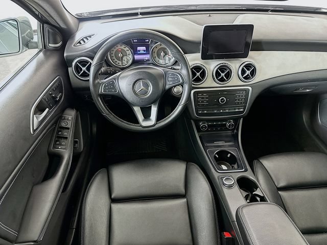 Used 2017 Mercedes-Benz GLA 250 4MATIC image 4