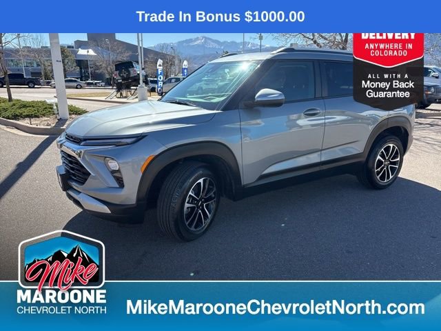 Used 2025 Chevrolet TrailBlazer LT image 3