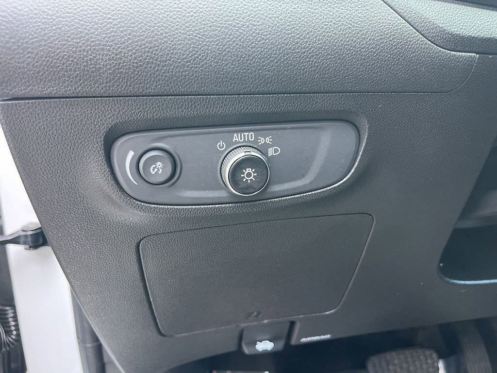 Used 2024 Buick Encore GX Sport Touring FWD image 28