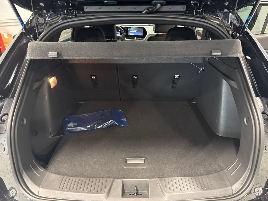 New 2026 Chevrolet Trax RS w/ Sunroof Package FWD image 43
