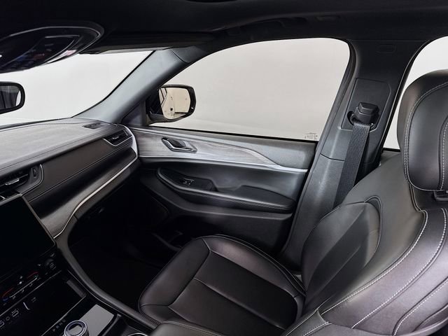 Used 2024 Jeep Grand Cherokee Limited w/ Black Appearance Package image 29