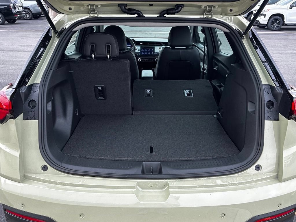 New 2027 Chevrolet Bolt LT w/ Comfort Package FWD image 30