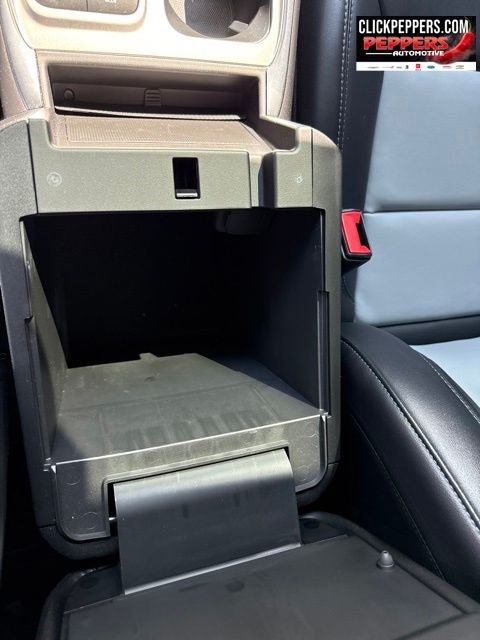 Used 2023 Ford Explorer XLT w/ Equipment Group 202A RWD image 13