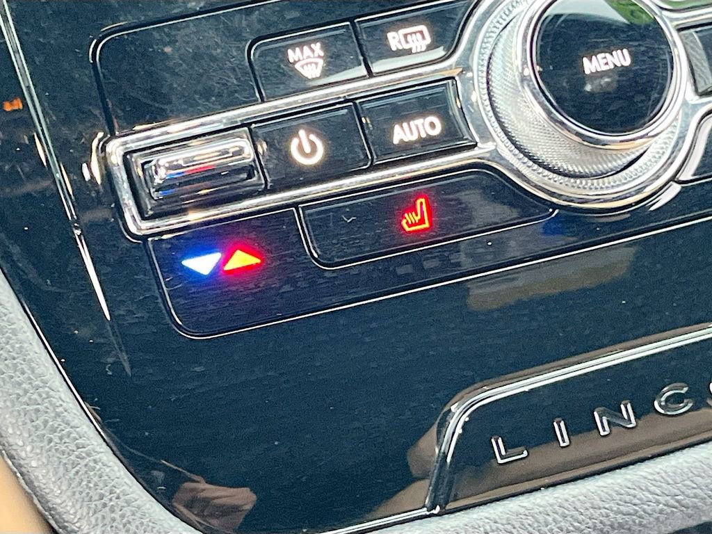 Used 2021 Lincoln Corsair Reserve image 20