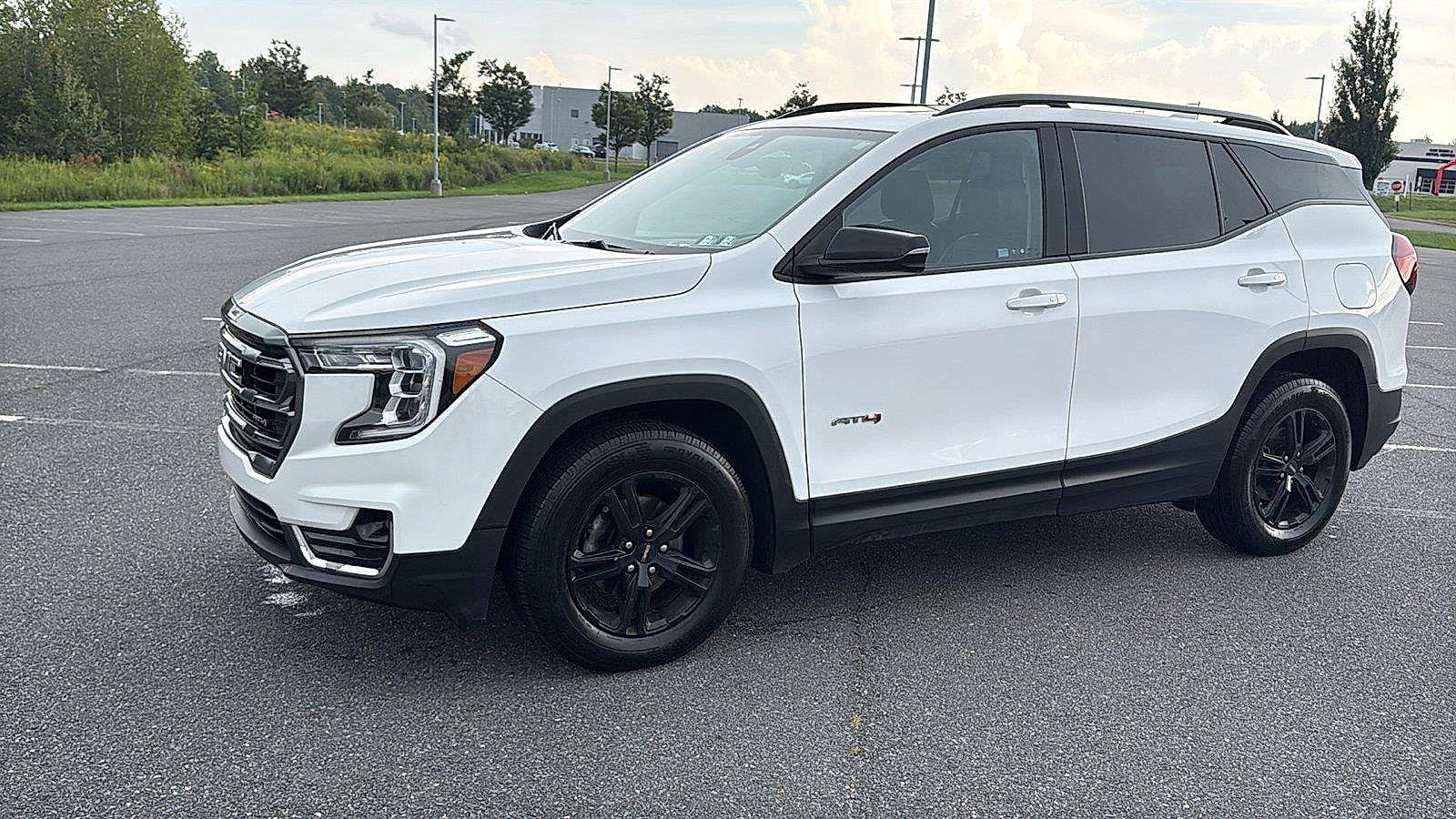 Used 2022 GMC Terrain AT4 AWD/4WD image 12