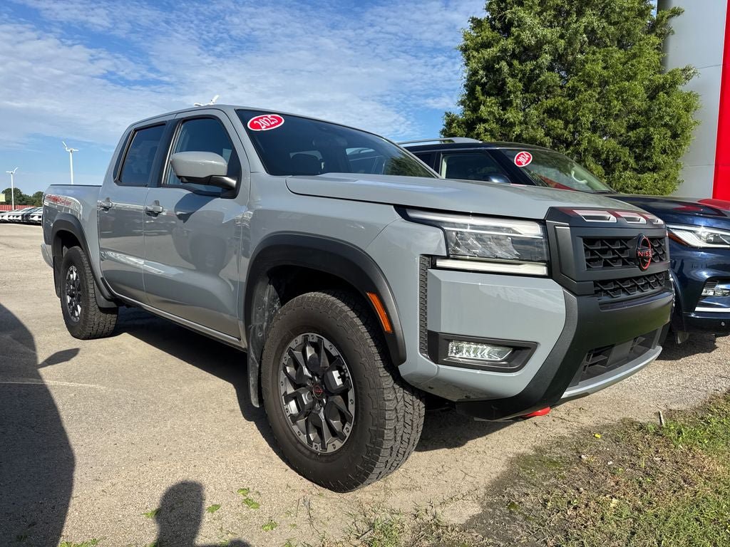 Used 2025 Nissan Frontier PRO-4X w/ Pro Convenience Package AWD/4WD image 6