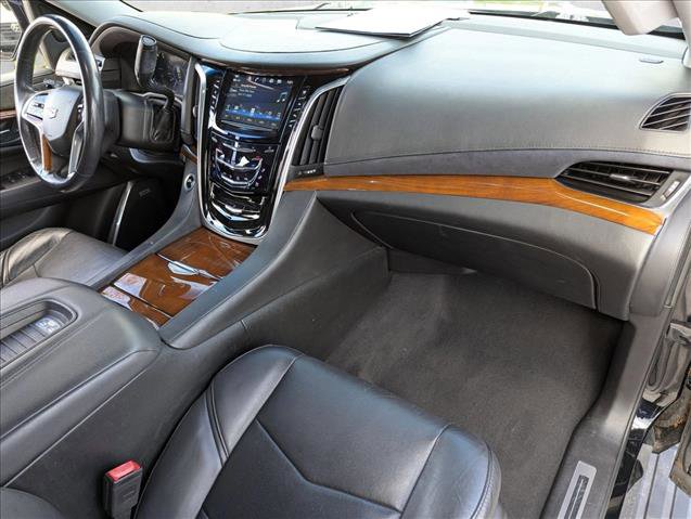 Used 2019 Cadillac Escalade Premium Luxury image 24