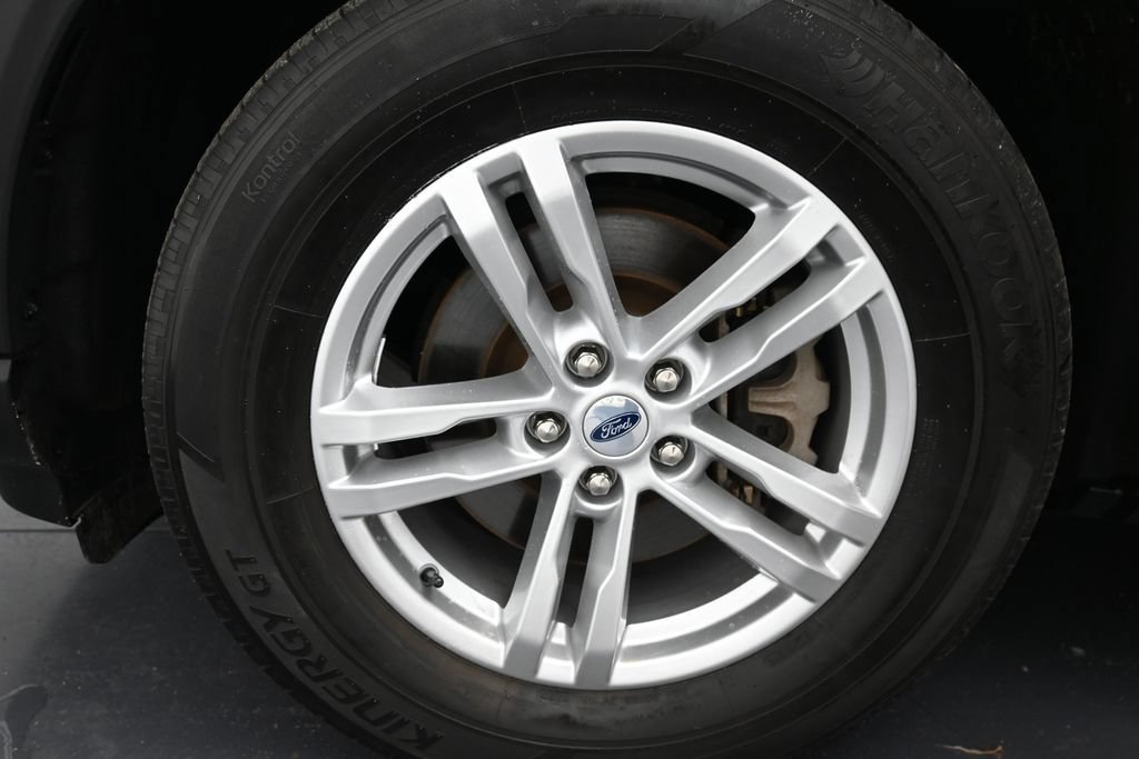 Used 2023 Ford Explorer XLT AWD/4WD image 33