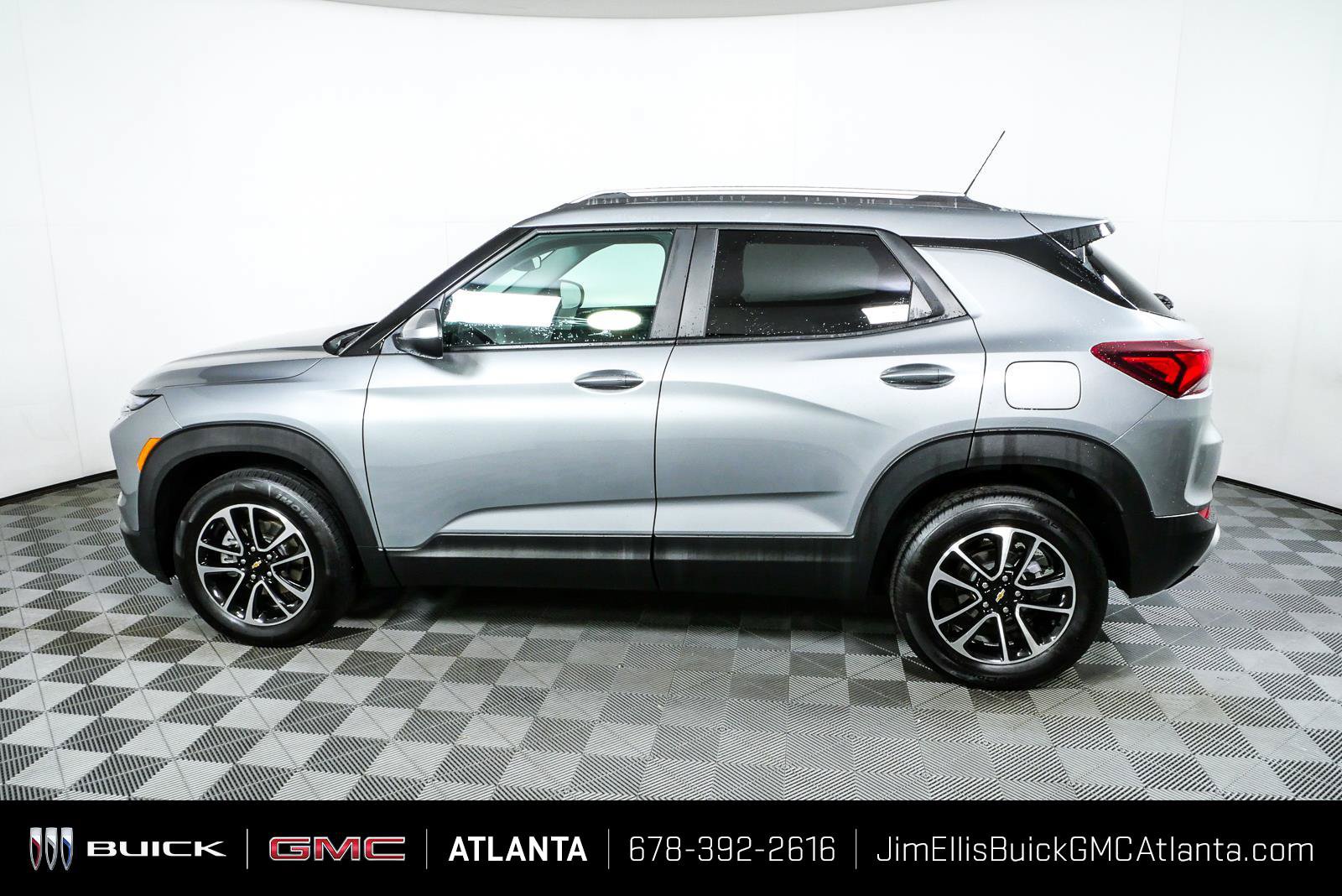 Used 2025 Chevrolet TrailBlazer LT AWD/4WD image 27