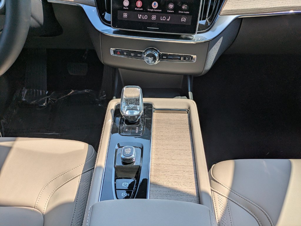 New 2026 Volvo XC90 T8 Core AWD/4WD image 18