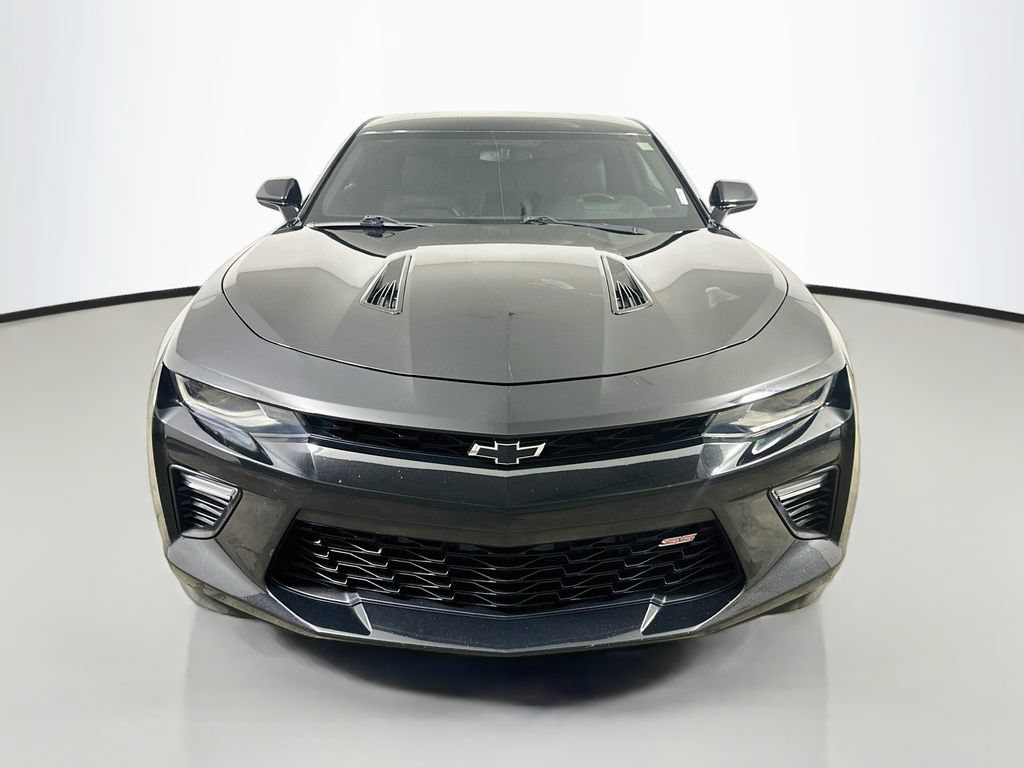 Used 2018 Chevrolet Camaro SS RWD image 2