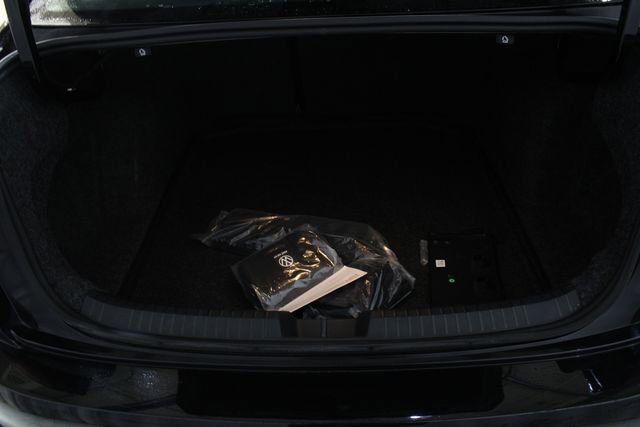 Used 2025 Volkswagen Jetta SE w/ Sunroof Package image 34