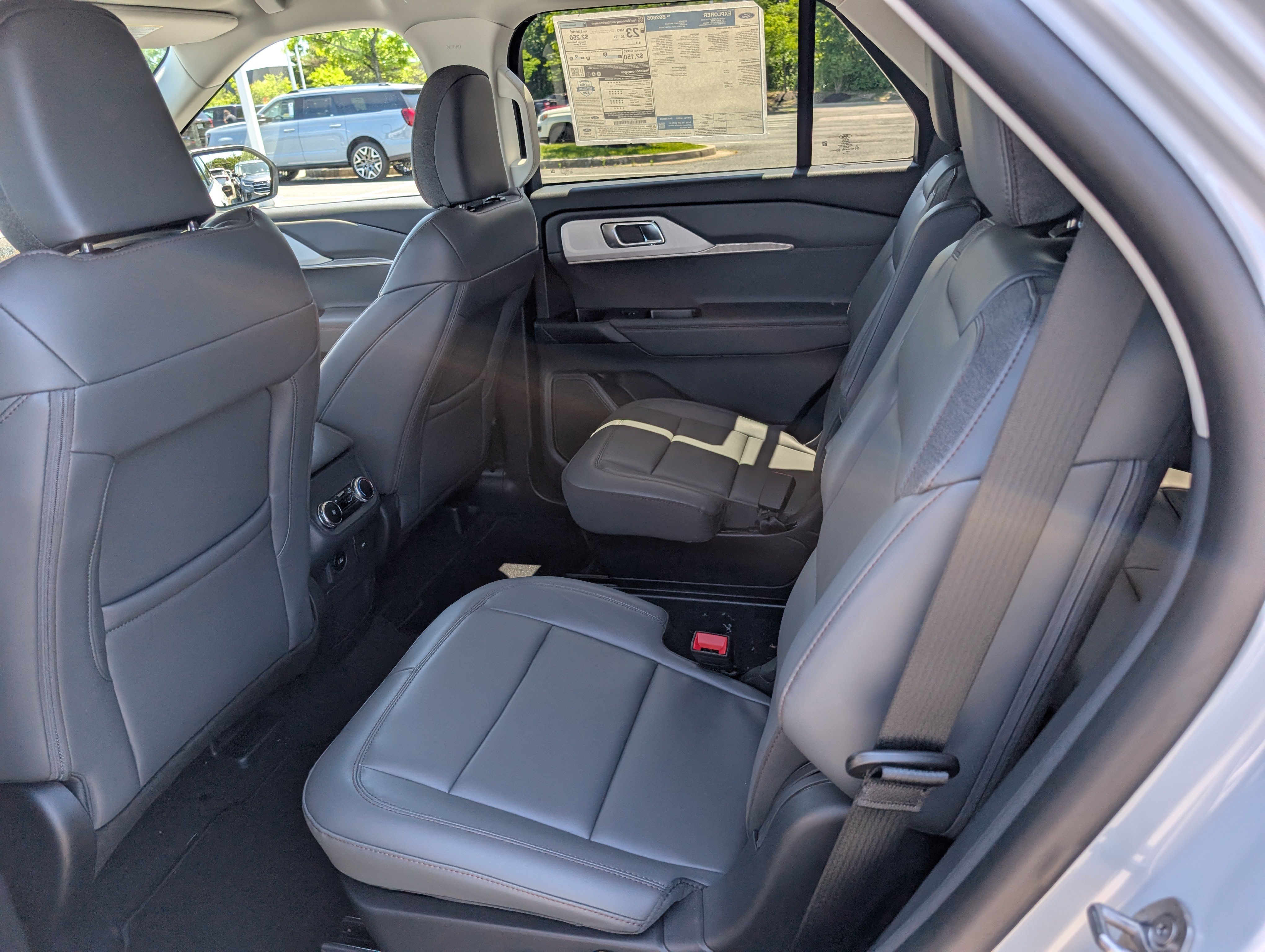 New 2026 Ford Explorer Active w/ Active Comfort Package AWD/4WD image 11