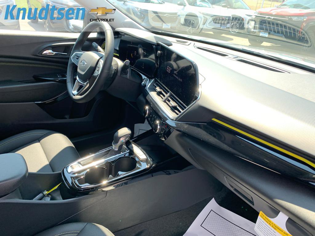 New 2026 Chevrolet Trax ACTIV w/ Sunroof Package FWD image 12