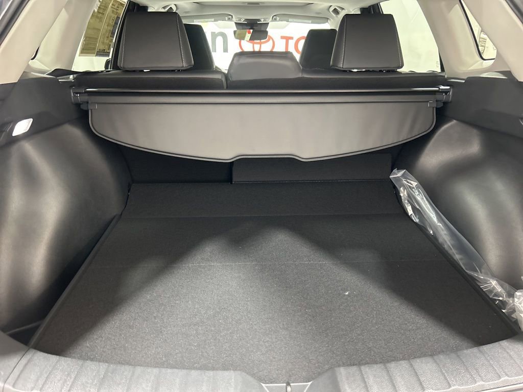 Used 2026 Toyota Corolla Cross XLE w/ Convenience Package image 16