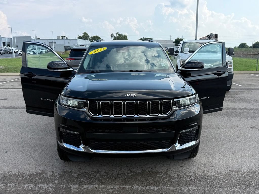 Used 2023 Jeep Grand Cherokee L Limited AWD/4WD image 25