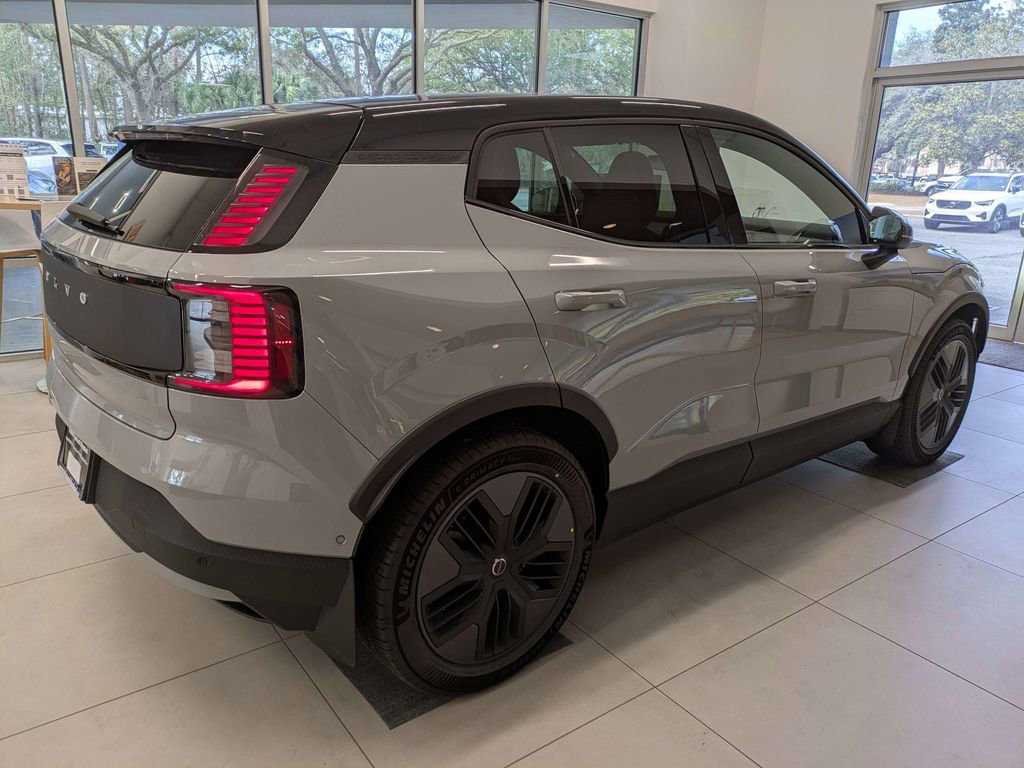 Used 2026 Volvo EX30 Cross Country Ultra w/ Protection Package Premier image 4