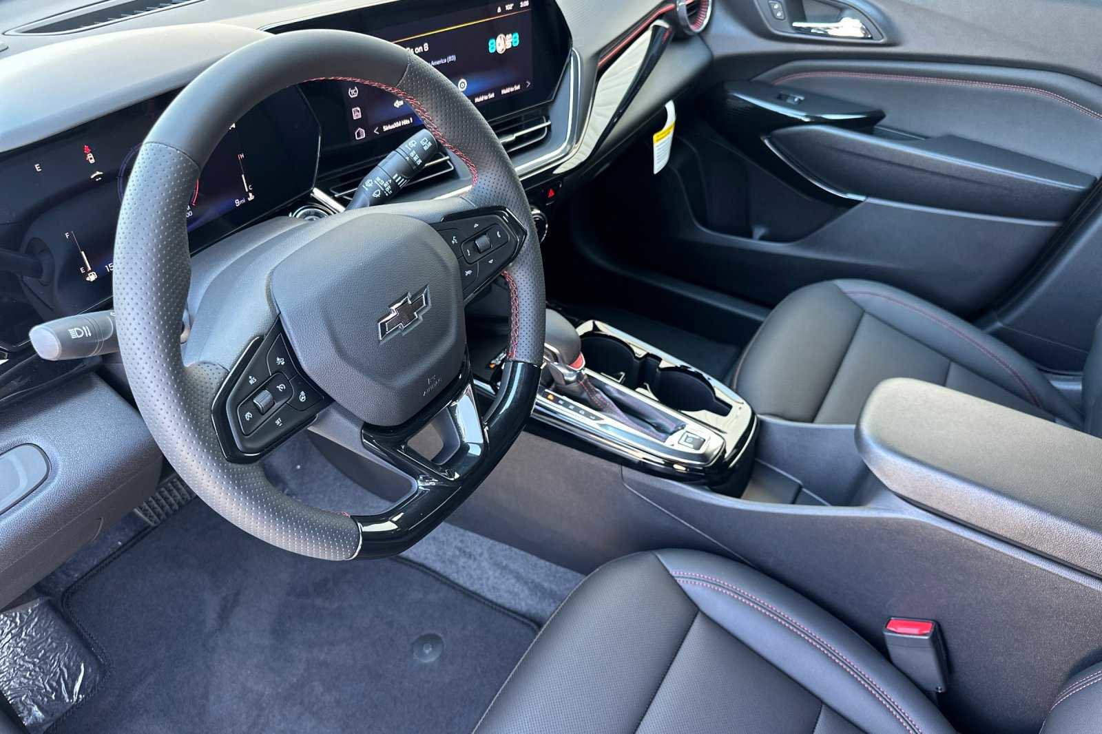 New 2026 Chevrolet Trax RS w/ Sunroof Package image 6