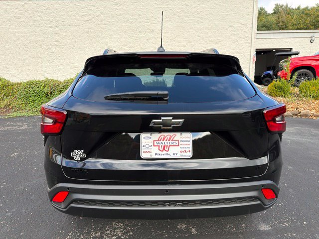 New 2026 Chevrolet Trax LT w/ Sunroof Package FWD image 6