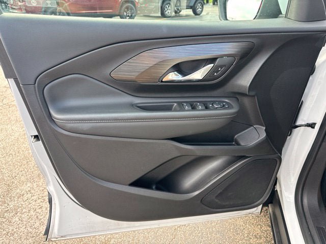 Used 2024 GMC Terrain SLE FWD image 8