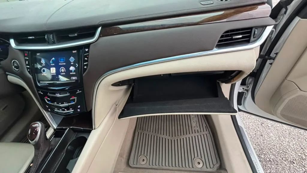 Used 2016 Cadillac XTS Luxury w/ Driver Awareness Package FWD image 18
