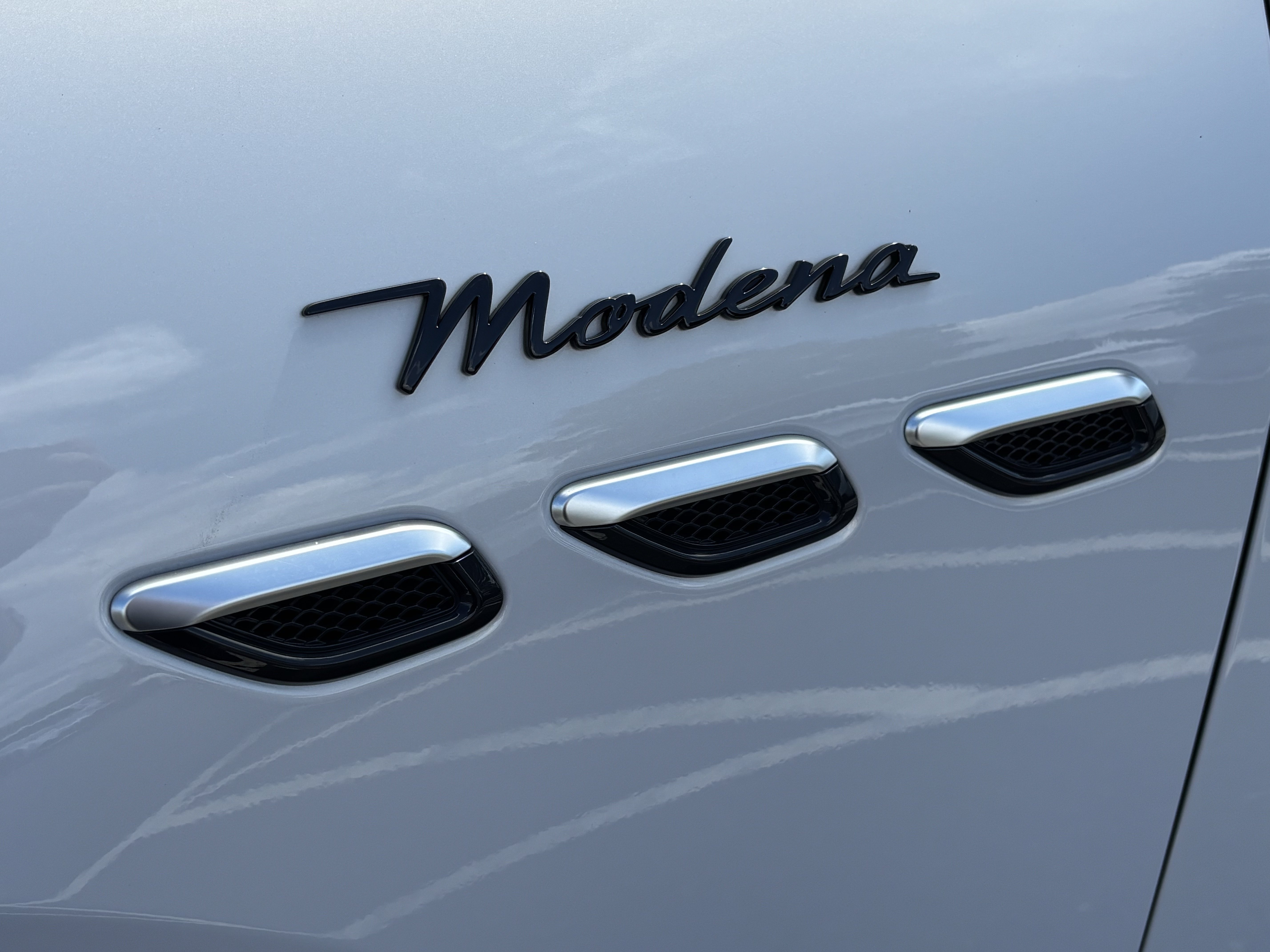 Used 2023 Maserati Grecale Modena AWD/4WD image 16