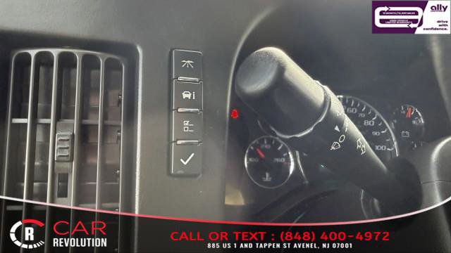 Used 2017 Chevrolet Express 2500 image 33