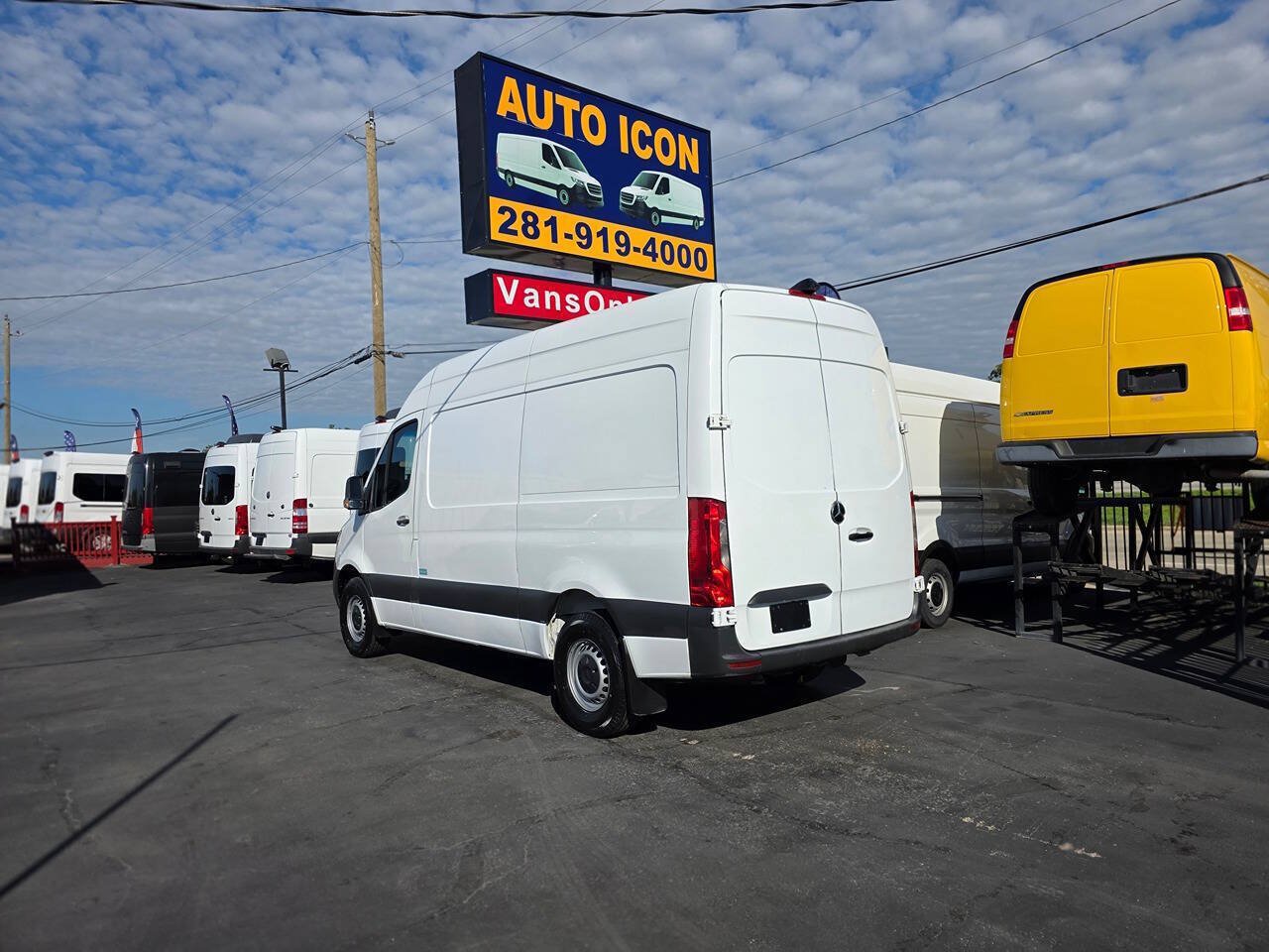 Used 2020 Mercedes-Benz Sprinter 2500 image 2