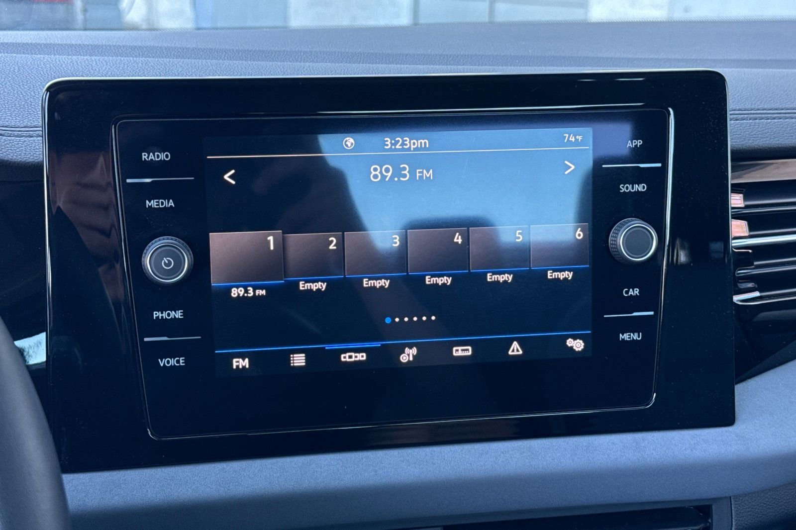 Used 2025 Volkswagen Jetta SE image 26