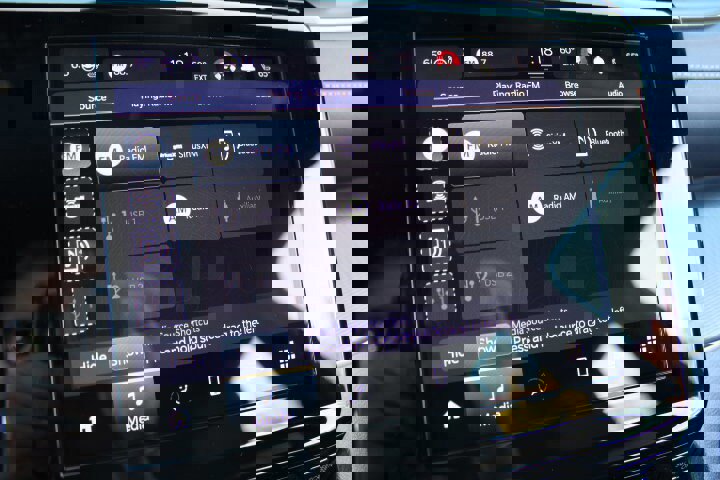 Used 2023 Jeep Grand Cherokee Altitude image 17