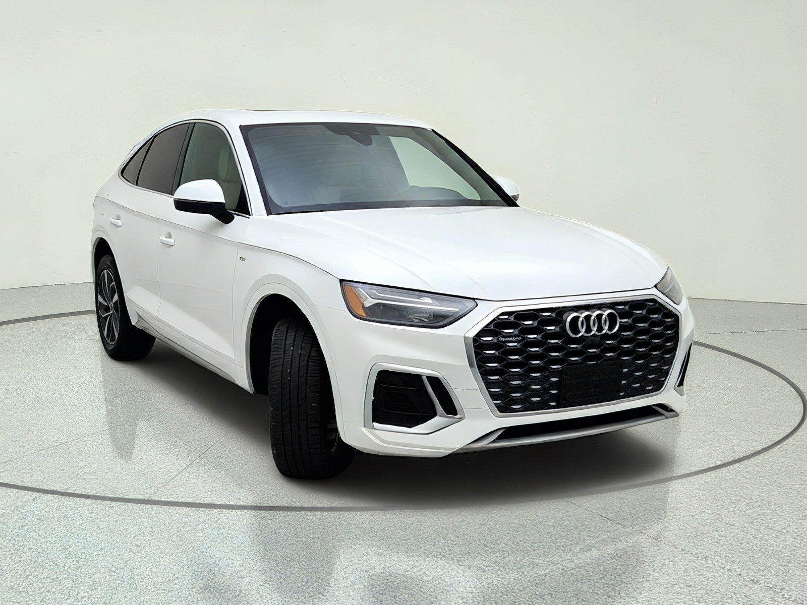 Used 2023 Audi Q5 2.0T Premium w/ Convenience Package AWD/4WD image 4