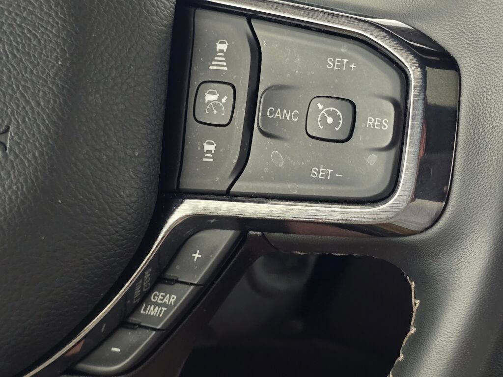 Used 2024 RAM 2500 Limited AWD/4WD image 32