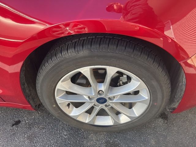 Used 2020 Ford Fusion SE image 3