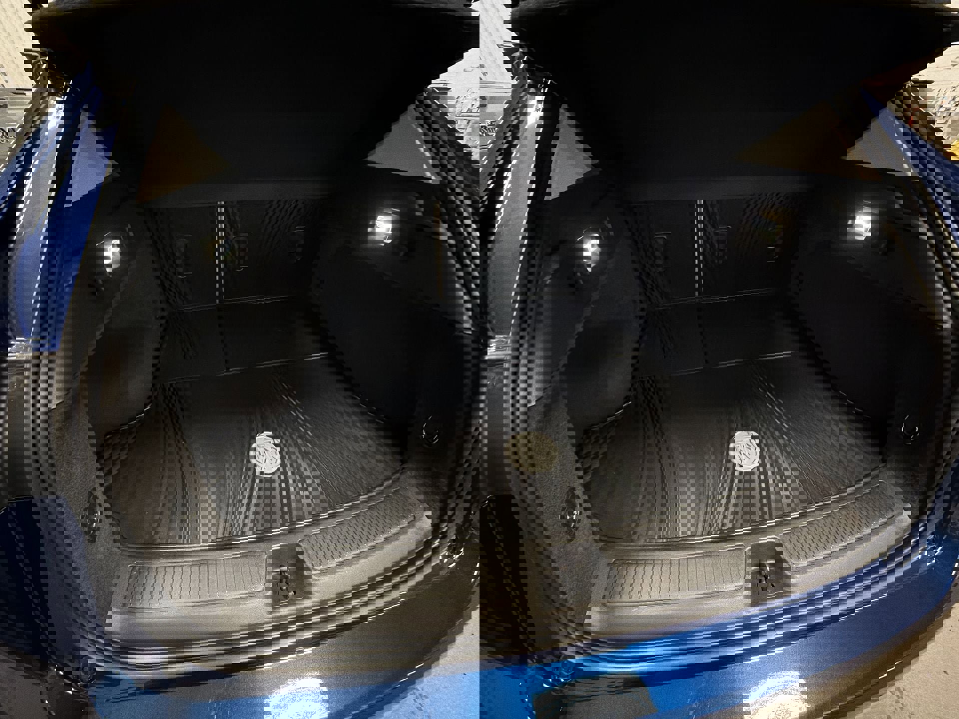 Used 2023 Buick Envision Avenir image 26