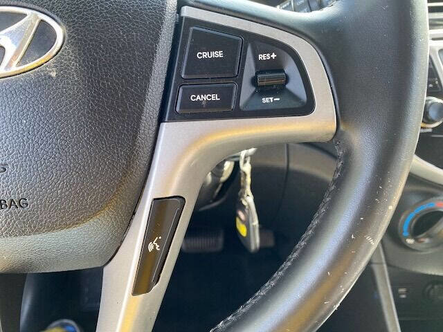 Used 2014 Hyundai Accent SE image 16