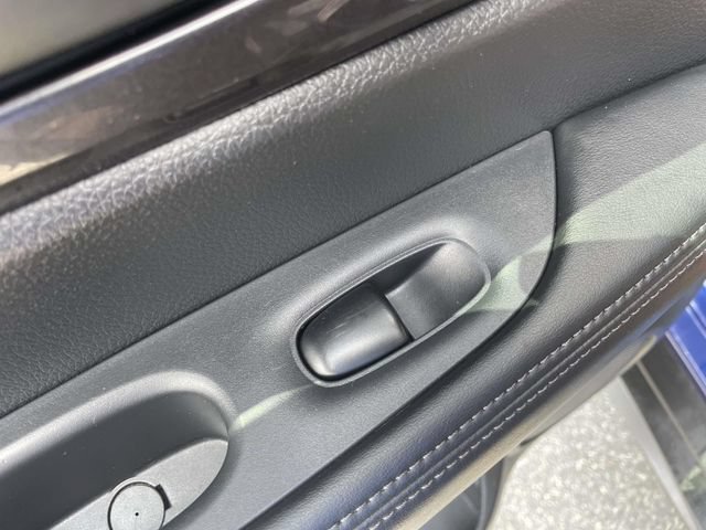 Used 2020 Nissan Rogue S FWD image 14