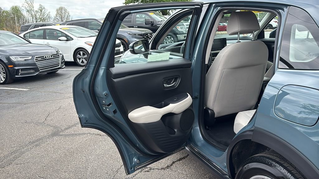 Certified 2025 Honda HR-V LX image 28