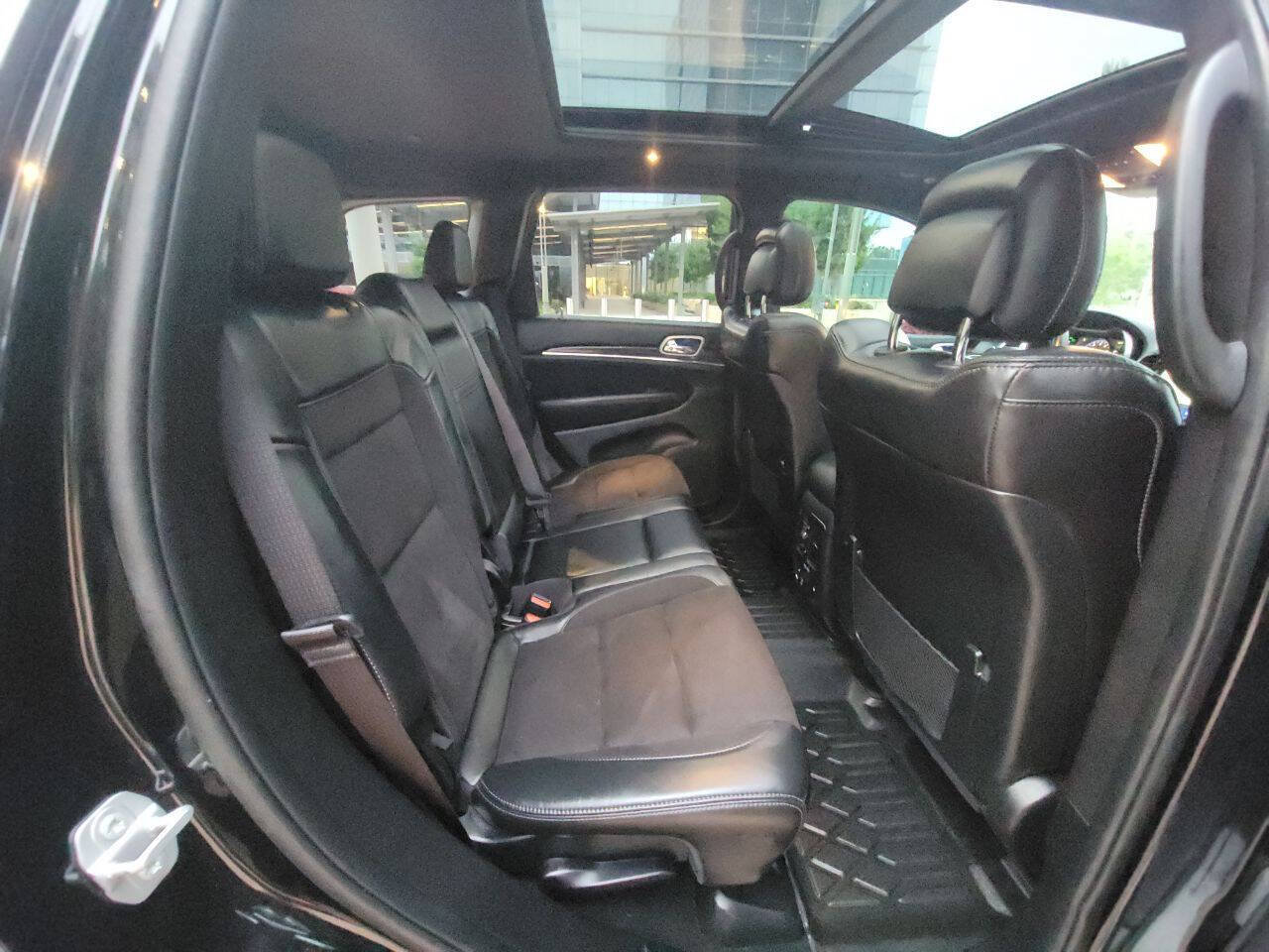 Used 2021 Jeep Grand Cherokee SRT AWD/4WD image 28