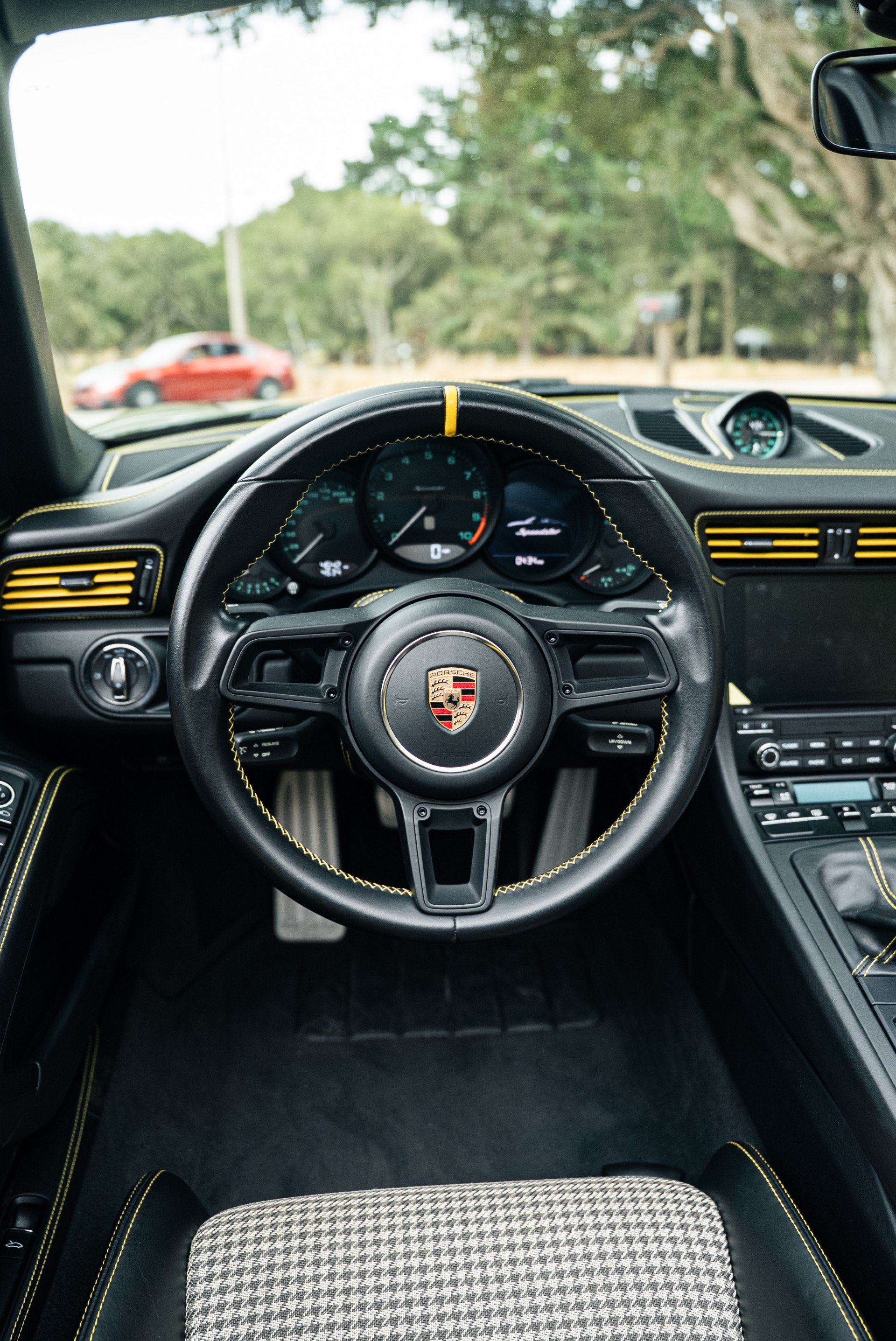 Used 2019 Porsche 911 Speedster RWD image 33