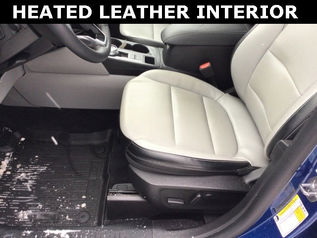 Used 2023 Ford Escape Platinum w/ Class II Trailer Tow Package image 9