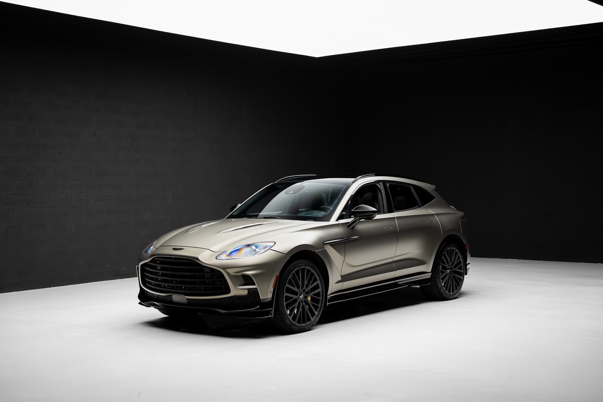 Used 2023 Aston Martin DBX 707 AWD/4WD image 4