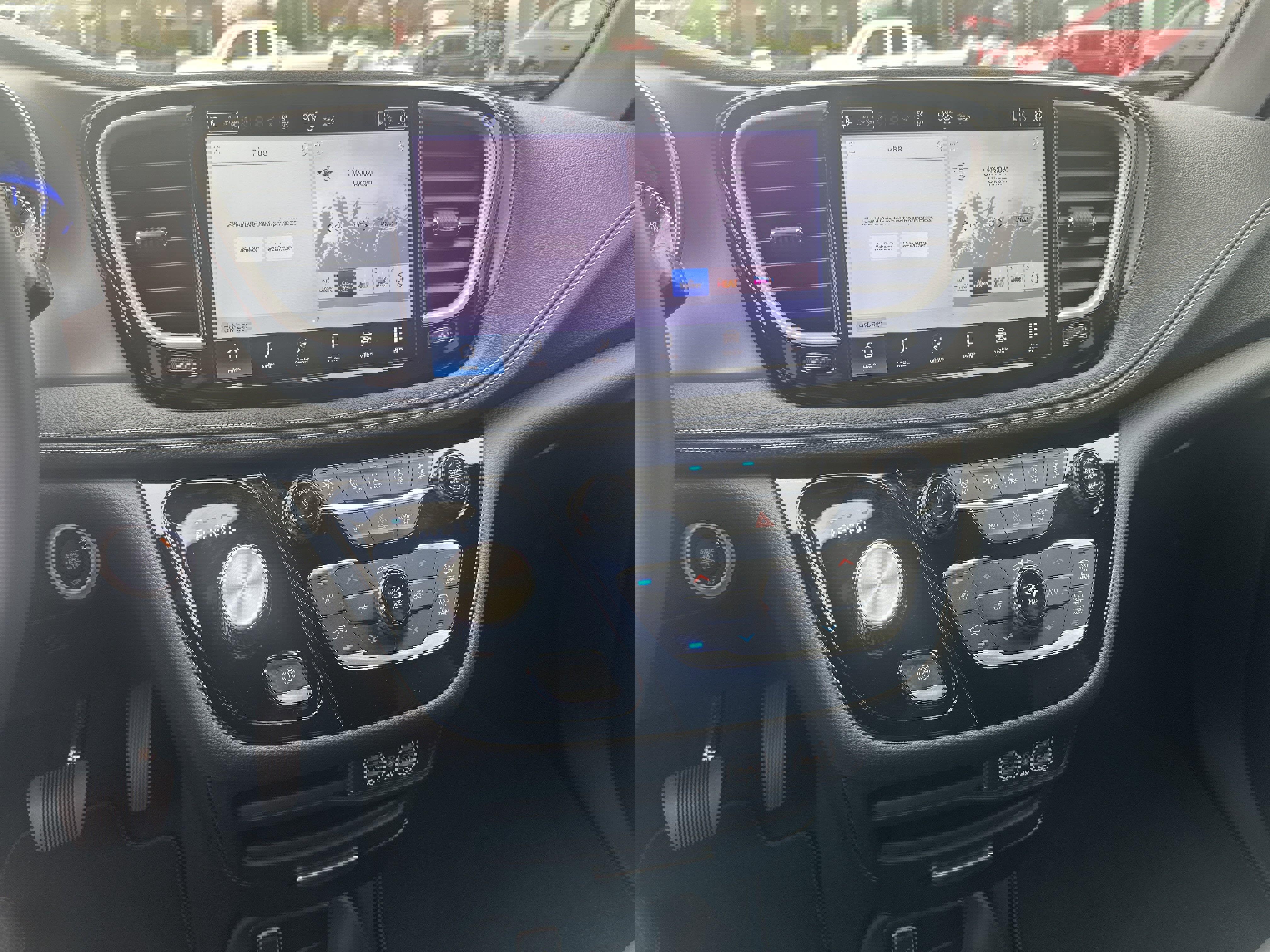 New 2025 Chrysler Pacifica Select image 32