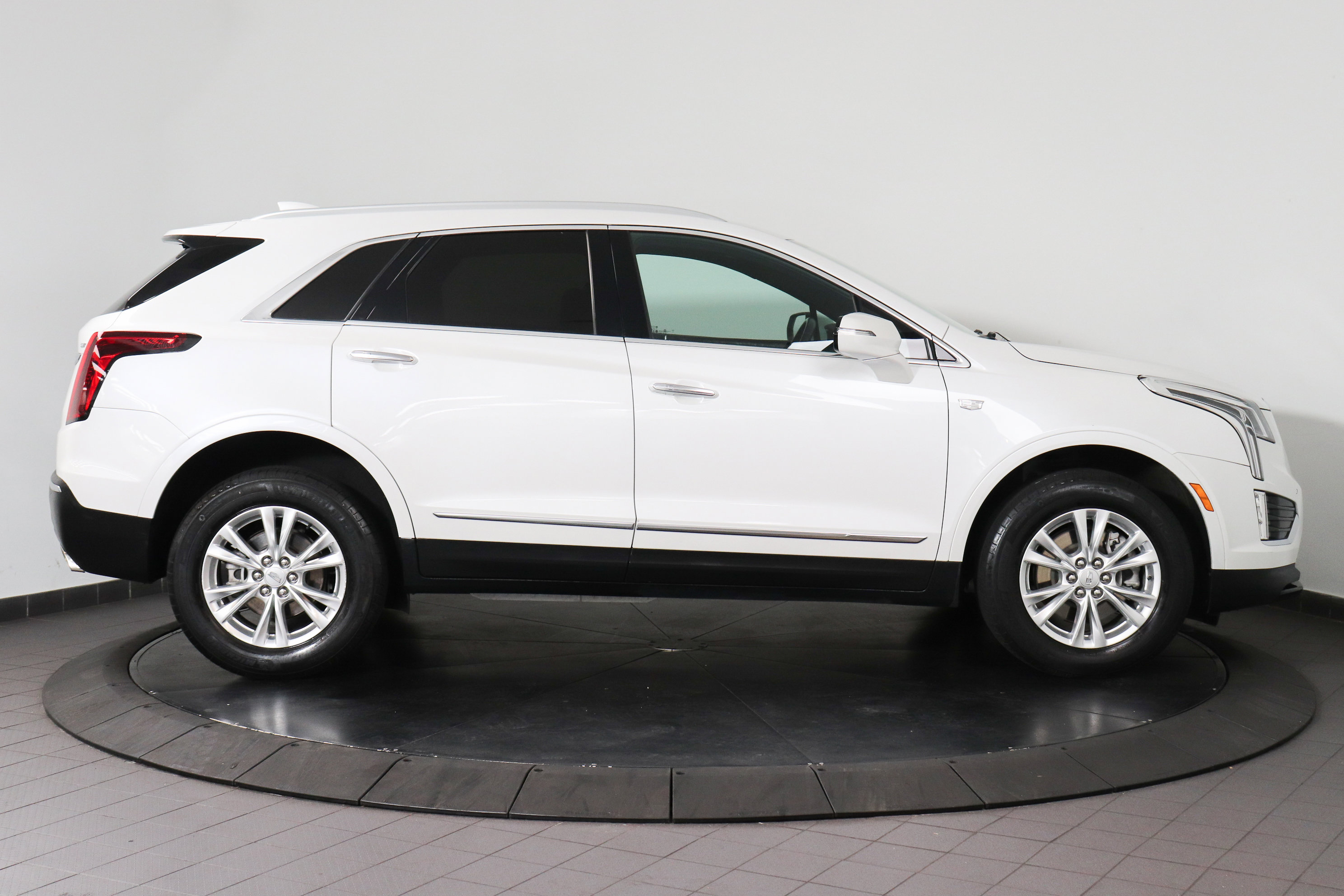 Used 2022 Cadillac XT5 Luxury AWD/4WD image 6