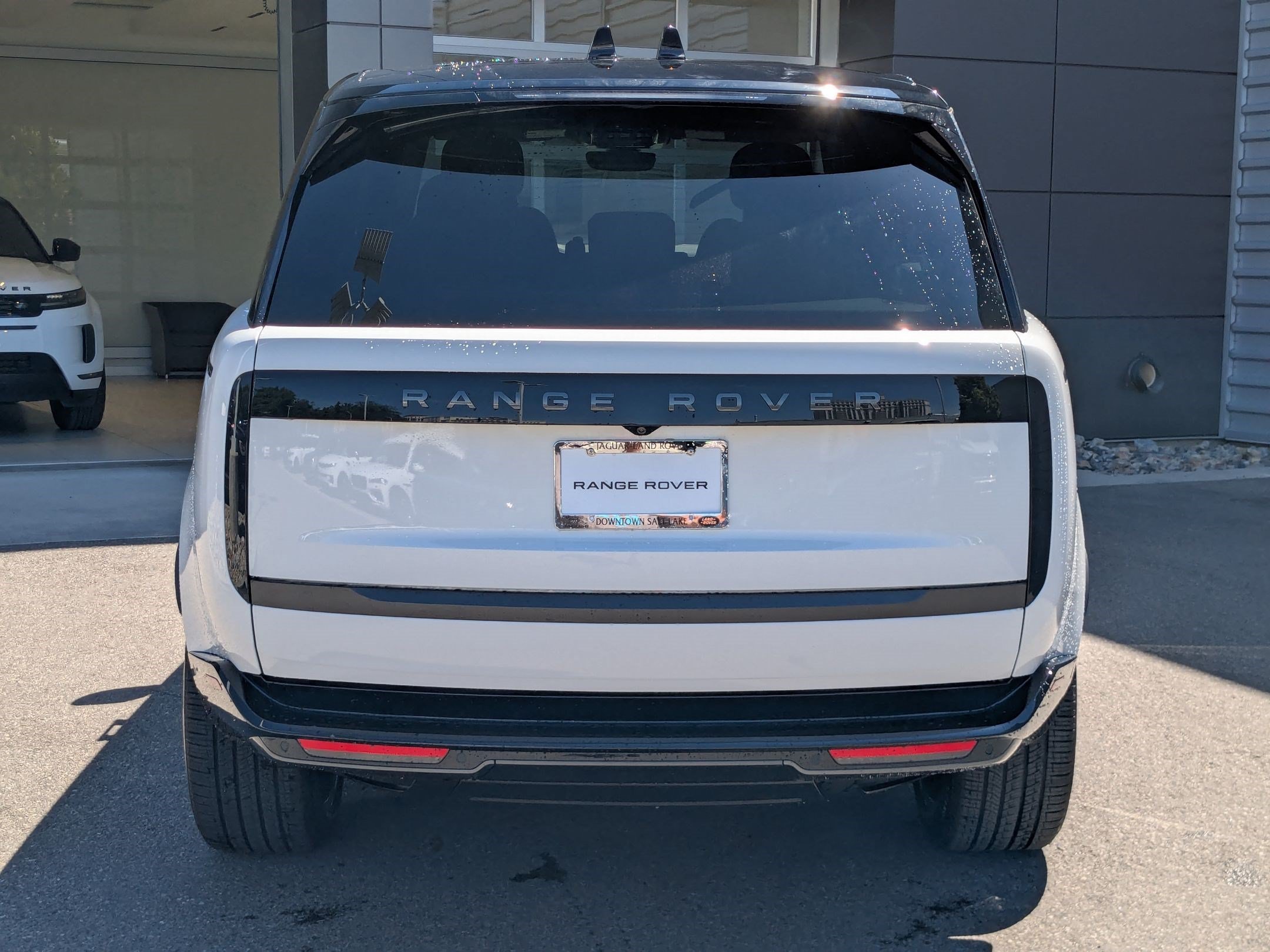 New 2026 Land Rover Range Rover Long Wheelbase SE AWD/4WD image 6