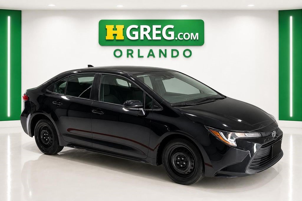 Used 2023 Toyota Corolla LE FWD image 4