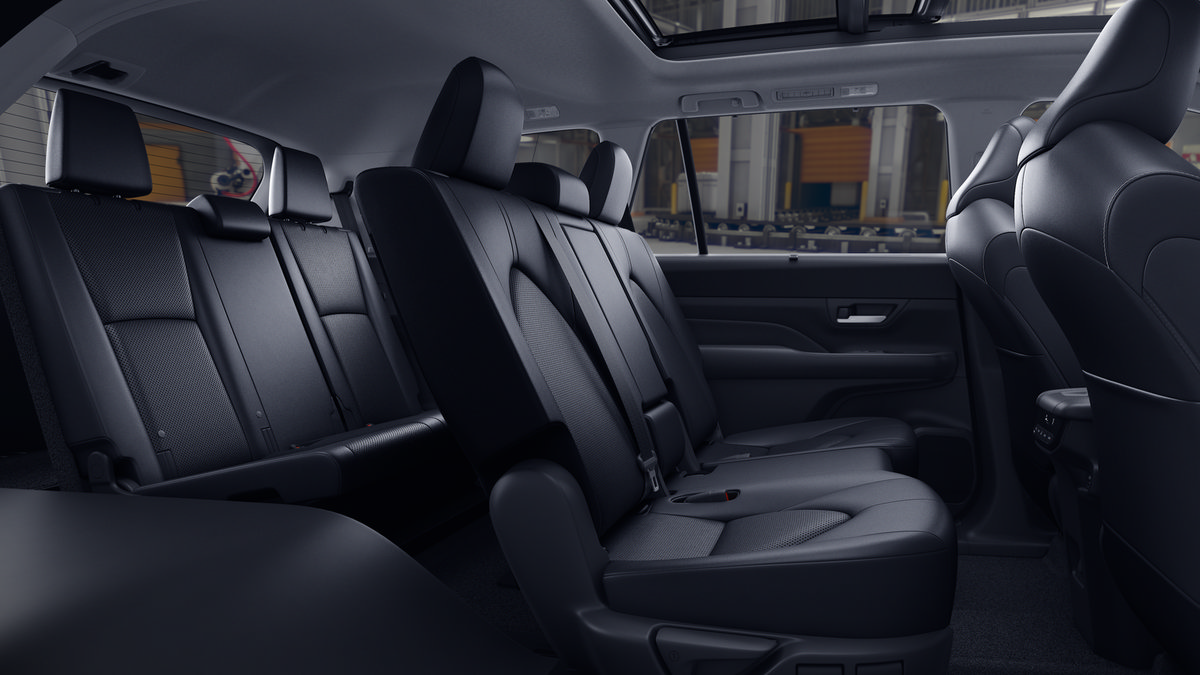 New 2026 Toyota Grand Highlander XLE FWD image 2