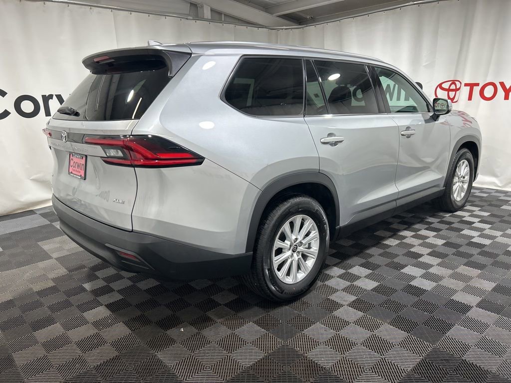 Used 2025 Toyota Grand Highlander AWD image 6