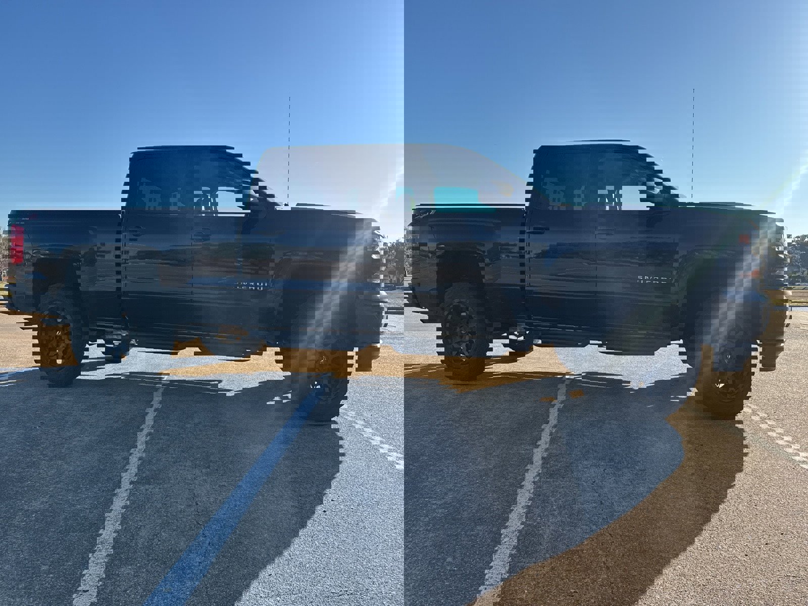 Used 2018 Chevrolet Silverado 1500 LT w/ All Star Edition image 2