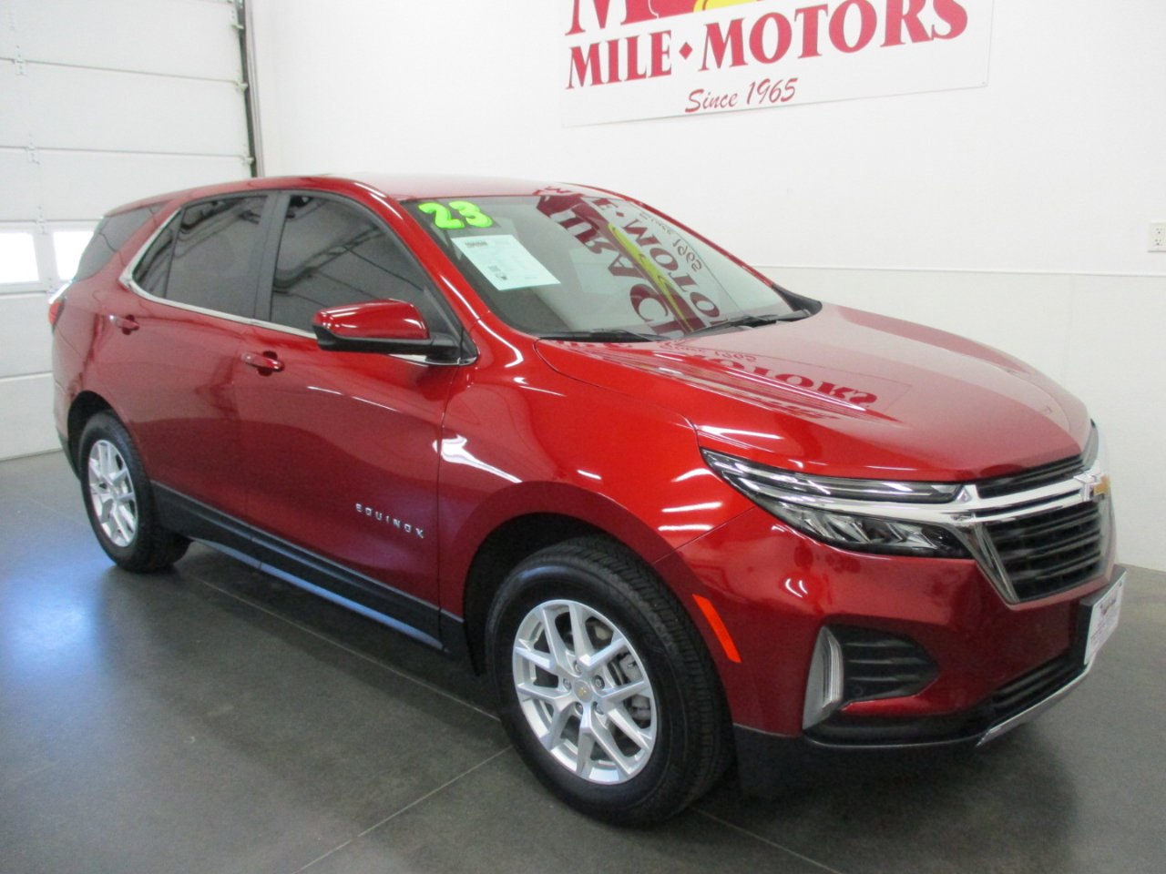 Used 2023 Chevrolet Equinox LT image 1